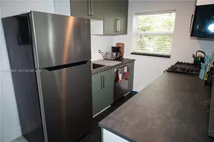 224 Meridian Ave, Miami Beach, FL 33139 - Photo 12