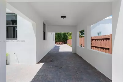 169 NE 48th St, Miami, FL 33137 - Photo 8