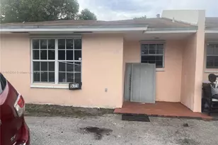 571 NE 136th St, North Miami, FL 33161 - Photo 1