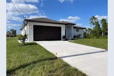 1137 Damen St E, Lehigh Acres, FL 33974 - Photo 2