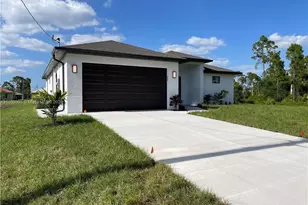 1137 Damen St E, Lehigh Acres, FL 33974 - Photo 2