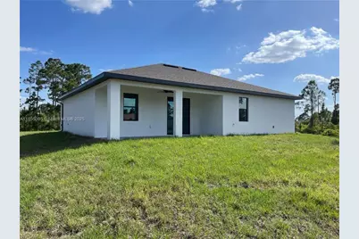 1137 Damen St E, Lehigh Acres, FL 33974 - Photo 4