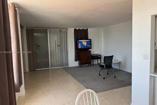 7800 Carlyle Ave, Miami Beach, FL 33141 - Photo 14