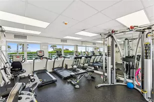 5005 Collins Ave, Miami Beach, FL 33140 - Photo 18
