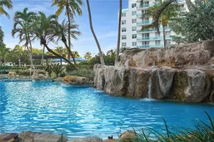 5005 Collins Ave, Miami Beach, FL 33140 - Photo 16