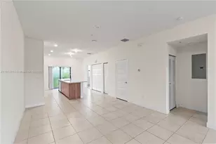 7831 NW 104th Ave, Doral, FL 33178 - Photo 8