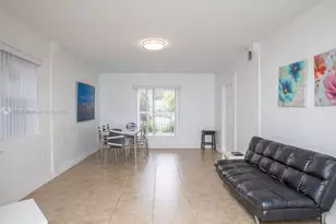 2816 Pine Tree Dr, Miami Beach, FL 33140 - Photo 4