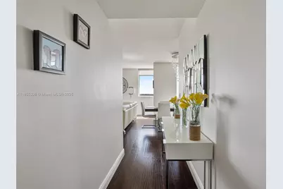 244 Biscayne Blvd #1803, Miami, FL 33132 - Photo 16