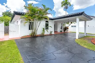 2810 SW 114th Ave, Miami, FL 33165 - Photo 2
