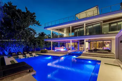 528 Lakeview Ct, Miami Beach, FL 33140 - Photo 2