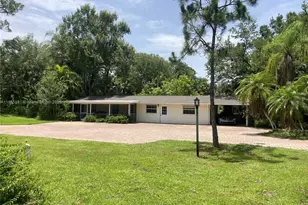 18220 Elmwood Dr, Other City - In The State Of Florida, FL 33920 - Photo 4