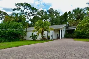 18220 Elmwood Dr, Other City - In The State Of Florida, FL 33920 - Photo 2