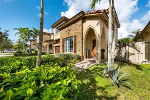 22536 SW 94th Pl, Cutler Bay, FL 33190 - Photo 2