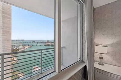 335 S Biscayne Blvd #2810, Miami, FL 33131 - Photo 26