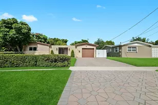 110 NW 78th Ave, Pembroke Pines, FL 33024 - Photo 2