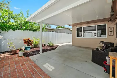 110 NW 78th Ave, Pembroke Pines, FL 33024 - Photo 22