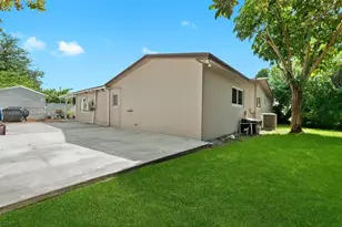 110 NW 78th Ave, Pembroke Pines, FL 33024 - Photo 24