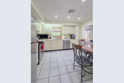 705 SE 22nd Ln, Homestead, FL 33033 - Photo 6