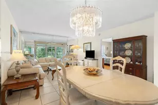 1040 Country Club Dr, Margate, FL 33063 - Photo 8