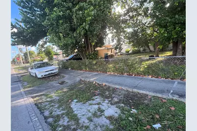 801 NW 105th St, Miami, FL 33150 - Photo 4