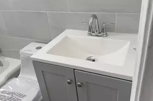 1432 NE 163rd St, North Miami Beach, FL 33162 - Photo 20