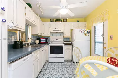 1001 NE 14th Ave #107, Hallandale Beach, FL 33009 - Photo 6