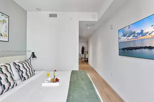 398 NE 5th St, Miami, FL 33132 - Photo 8