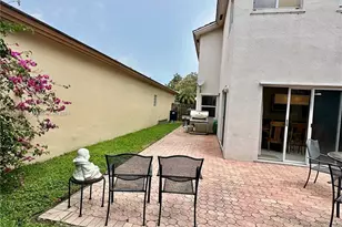 9942 NW 29th St, Doral, FL 33172 - Photo 18