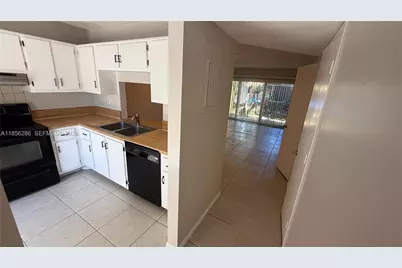 3200 NW 5th Ter #13, Pompano Beach, FL 33064 - Photo 4