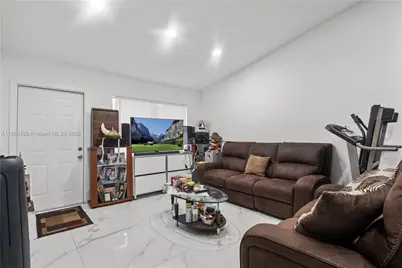 9502 SW 151st Ct, Miami, FL 33196 - Photo 4