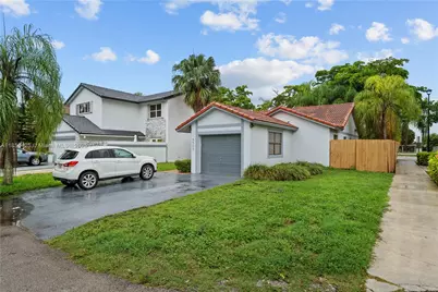 9502 SW 151st Ct, Miami, FL 33196 - Photo 2