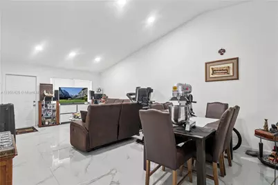 9502 SW 151st Ct, Miami, FL 33196 - Photo 8