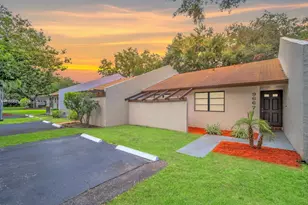 9667 NW 15th Ct, Pembroke Pines, FL 33024 - Photo 2