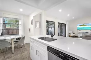 9667 NW 15th Ct, Pembroke Pines, FL 33024 - Photo 12