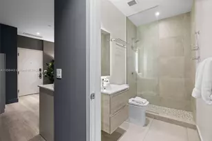 239 SW 9th St, Miami, FL 33130 - Photo 10