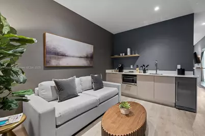 239 SW 9th St #305, Miami, FL 33130 - Photo 2