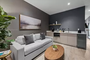 239 SW 9th St, Miami, FL 33130 - Photo 2