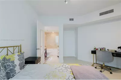 350 S Miami Ave #1814, Miami, FL 33130 - Photo 12