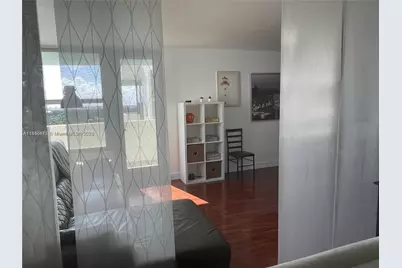 2899 Collins Ave #1420, Miami Beach, FL 33140 - Photo 16