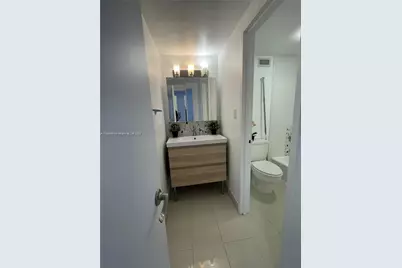 2899 Collins Ave #1420, Miami Beach, FL 33140 - Photo 10