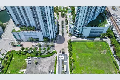 90 SW 3rd St #PH-10, Miami, FL 33130 - Photo 18