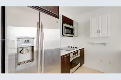 90 SW 3rd St #PH-10, Miami, FL 33130 - Photo 8