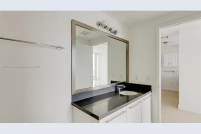 90 SW 3rd St #PH-10, Miami, FL 33130 - Photo 14