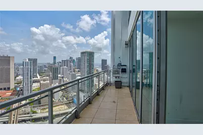 90 SW 3rd St #PH-10, Miami, FL 33130 - Photo 16