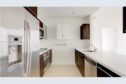 90 SW 3rd St #PH-10, Miami, FL 33130 - Photo 6