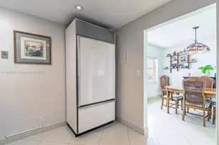 121 Golden Isles Dr, Hallandale Beach, FL 33009 - Photo 16