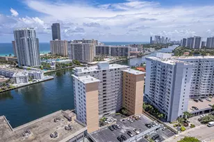 121 Golden Isles Dr, Hallandale Beach, FL 33009 - Photo 34