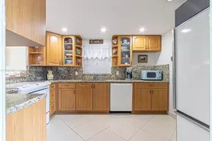 121 Golden Isles Dr, Hallandale Beach, FL 33009 - Photo 12