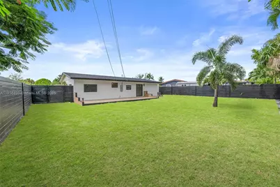 949 SE 5th St, Deerfield Beach, FL 33441 - Photo 24