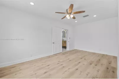 949 SE 5th St, Deerfield Beach, FL 33441 - Photo 18